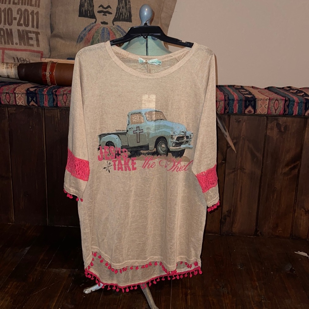 NWT Southern Grace Graphic Blouse